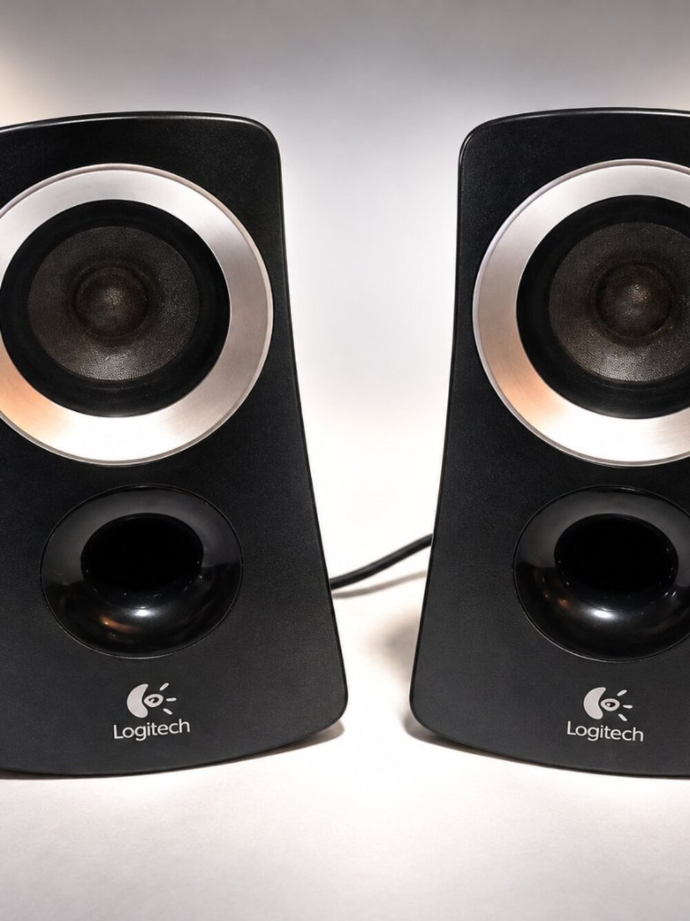Logitech Wired Computer Satellite Speakers Black Silver Pair Speakers Only